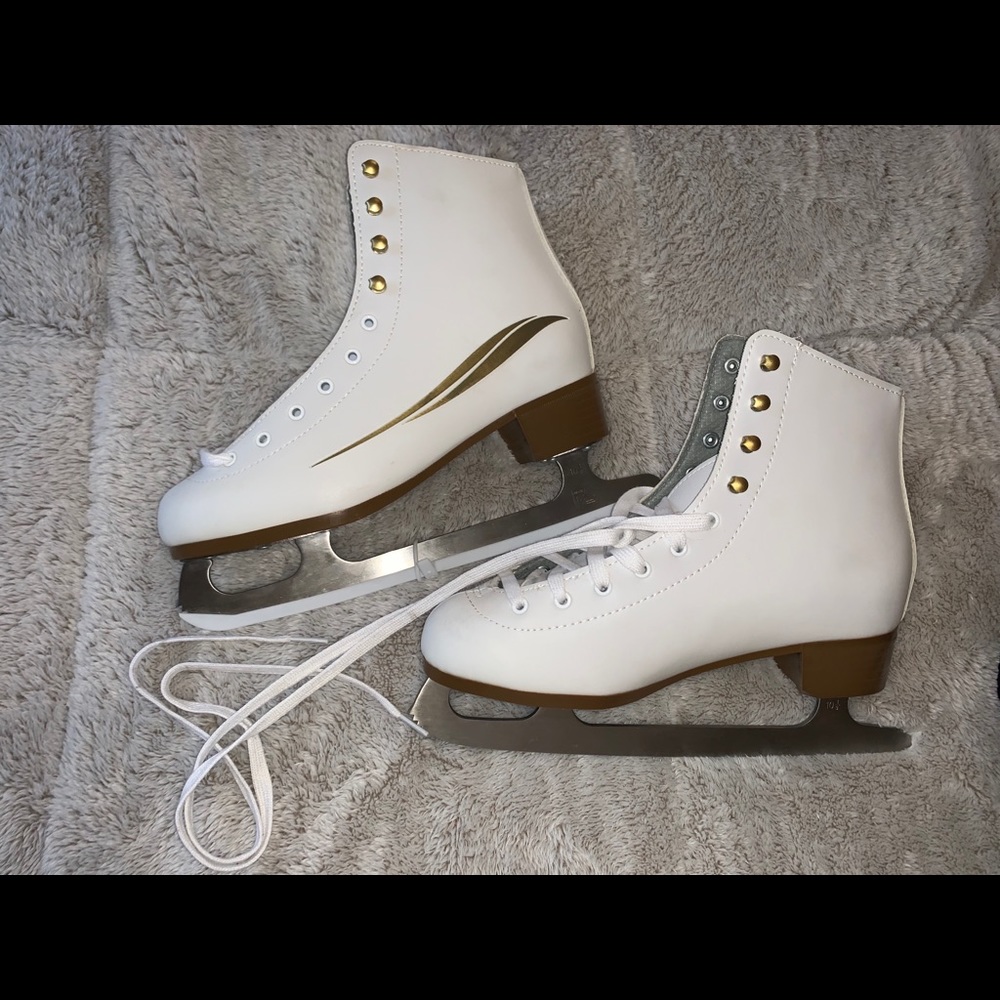 BRAND NEW ICE SKATES